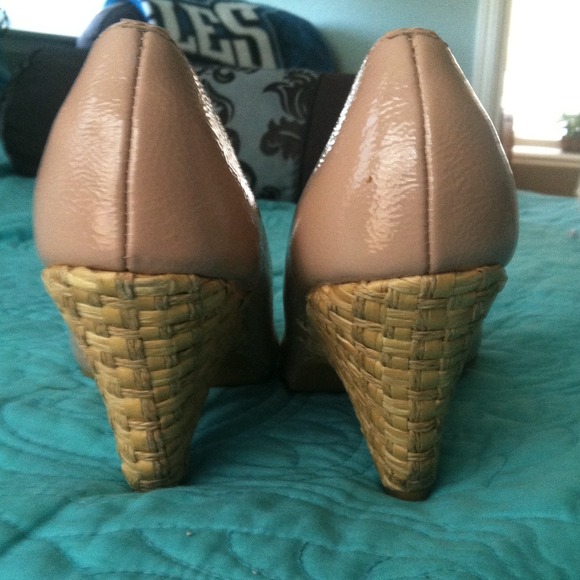 Shoes - Picture 4 of 4