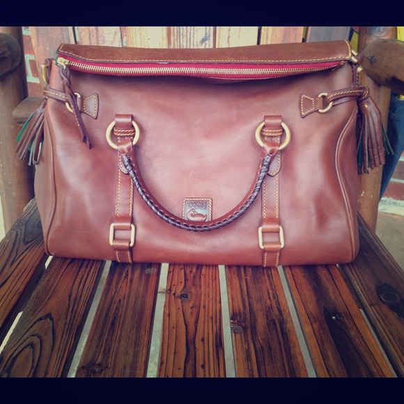 🎉Host pick🎉 Dooney and Bourke Purse!🎀