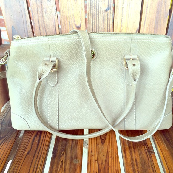 Dooney and Bourke purse with matching pouch!