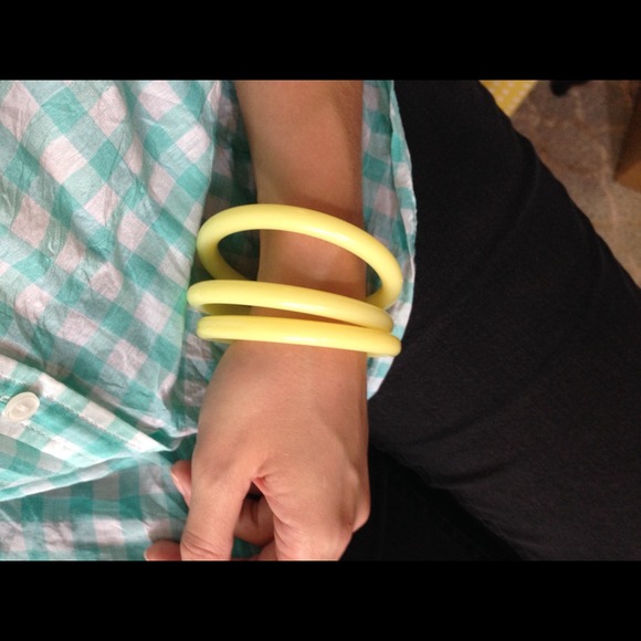 Set of 3 yellow (citron) bangles - Picture 1 of 2