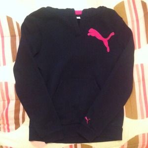 Black puma sweatshirt