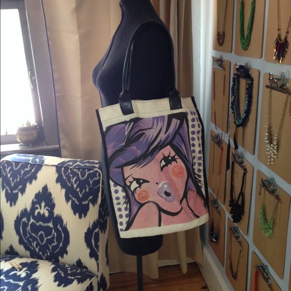 🚫SOLD IN BUNDLE🚫Super fun tote from Madrid Spain