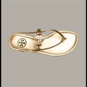 Gorgeous Tory Burch Gold Ali Thong, brand new!!