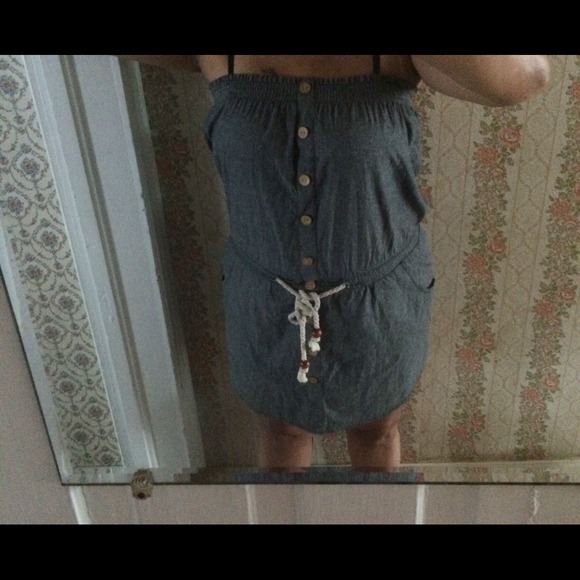 Beach dress - Picture 2 of 4