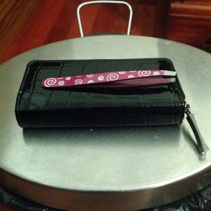 Avon Swirl Design Tweezers & Mary Kay travel case