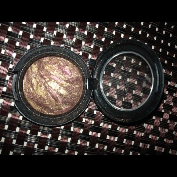 Mac mineralize eye shadow