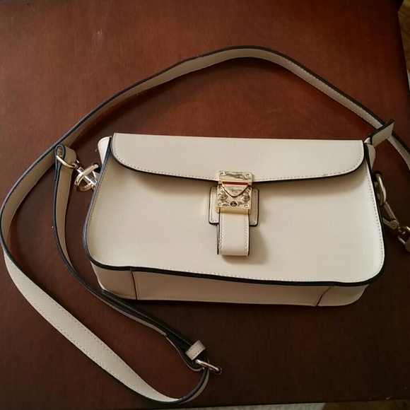 Cute nude color crossbody