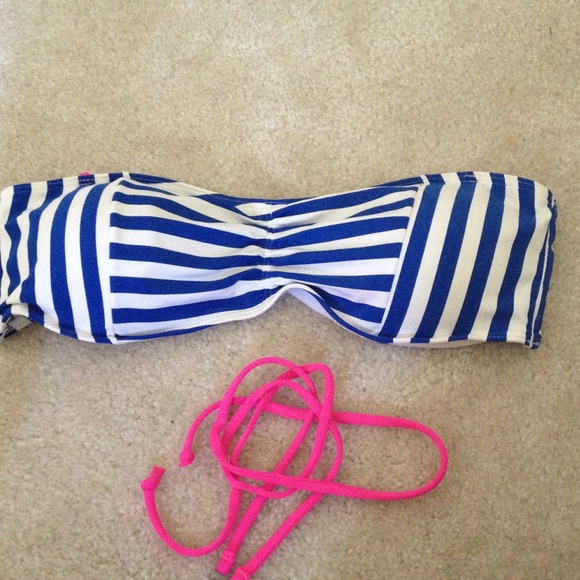 a bikini top - Picture 2 of 3