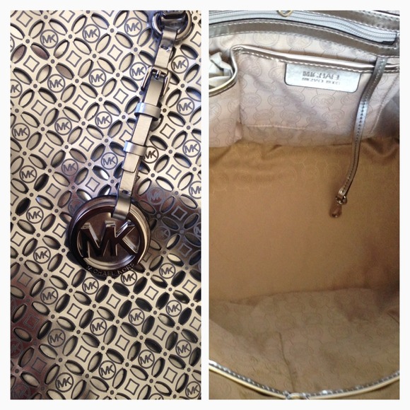 🚫SOLD LOCAL🚫Michael Kors Flower Perf Tote bag - Picture 3 of 4