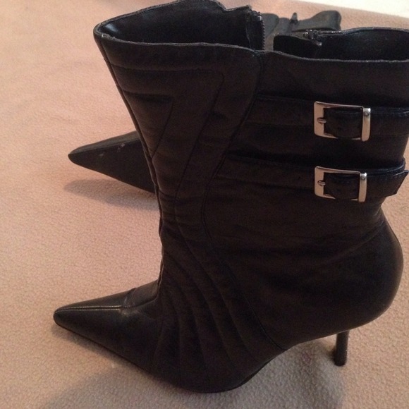 Black boots, booties with 2 ankle buckles - Picture 3 of 4