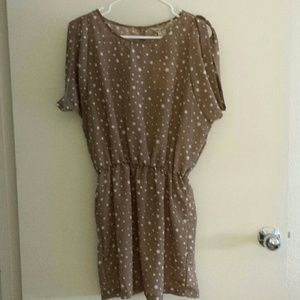 Taupe/white star pattern dress