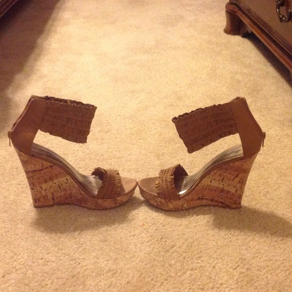 🍀SOLD🍀Wedges - Picture 3 of 4