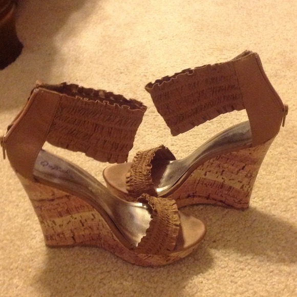 🍀SOLD🍀Wedges - Picture 4 of 4