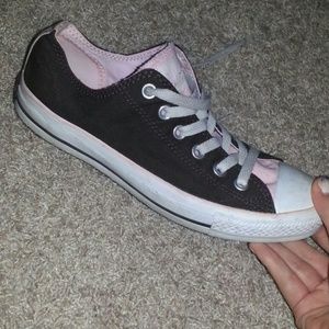 Brown and pink converse!