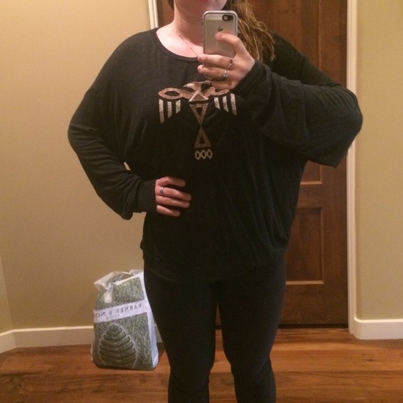 Brandy Melville Tribal Long Sleeve - Picture 2 of 3