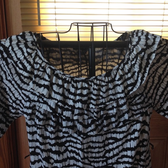 Dress - Picture 2 of 3