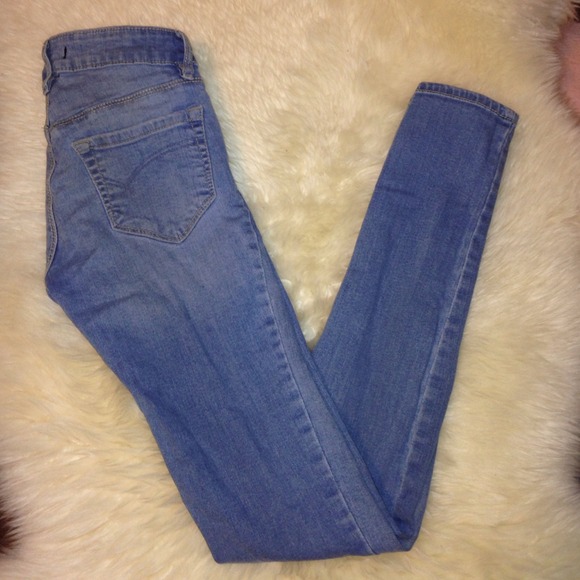 Bullhead Skinniest Jeans