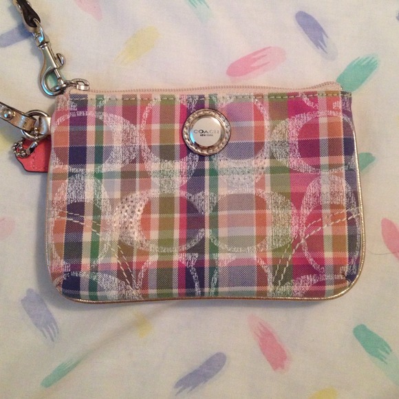 ❌JUST REDUCED❌Authentic coach wristlet!