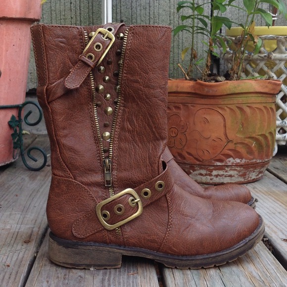 🌸 Studded Boots 🌸