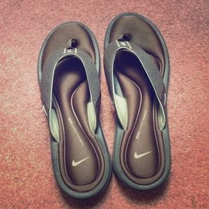 Nike flip flops
