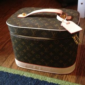Big Lv Traincase