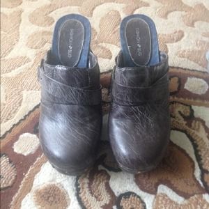Clog heels