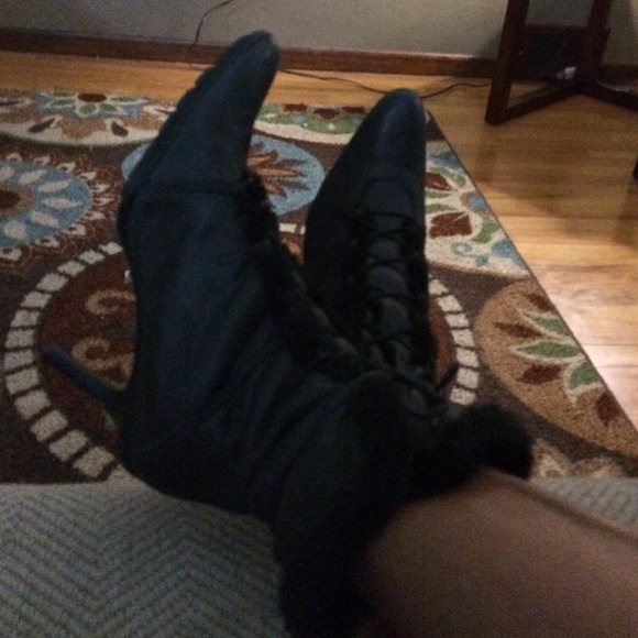 Boots - Picture 3 of 4