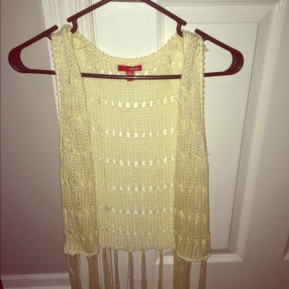 Cute sleeveless jacket