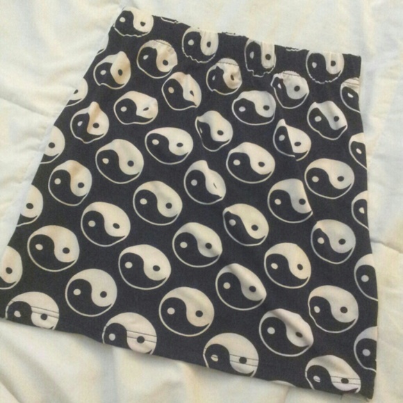 ×BUNDLE Ying Yang Skirt & Weed Leggings