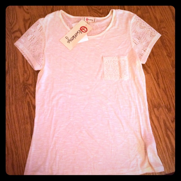 A stylish white T-shirt!