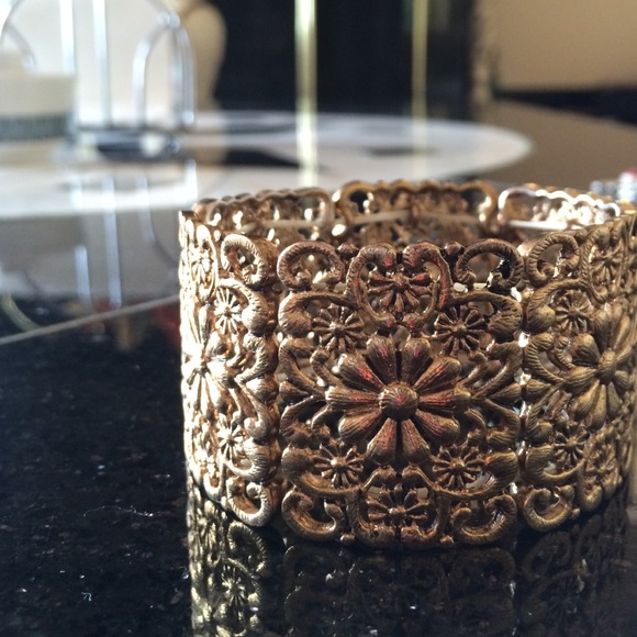 Gold sequence bracelet