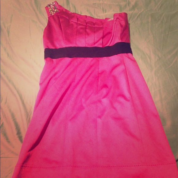 ❌SOLD❌🎀Beautiful hot pink short dress🎀