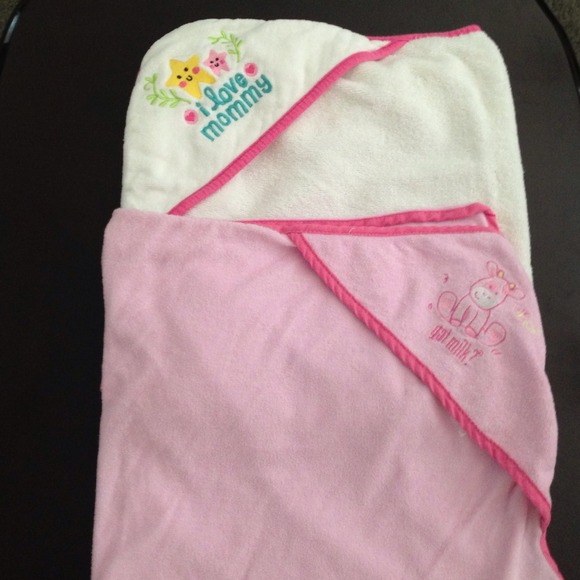 💕bundle 2toys with 2 baby hooded towels