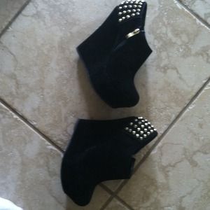 Bamboo black booties