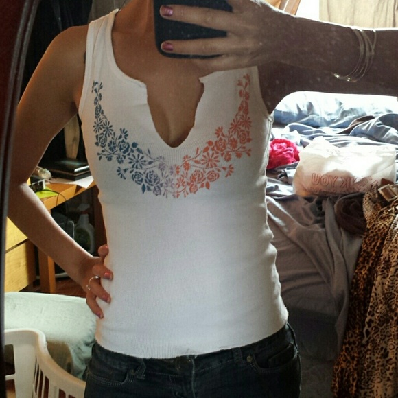Deep v tank