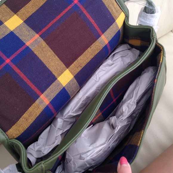 NEW Charles & Keith shoulder bag! - Picture 2 of 4