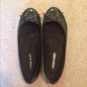 *SOLD* Nine West Leather Flats - Size 5/35