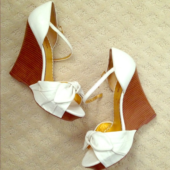 White wedges