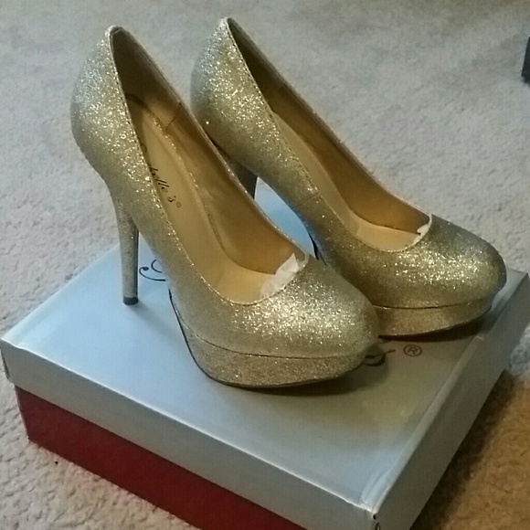 Sparkling Gold Glitter Pumps