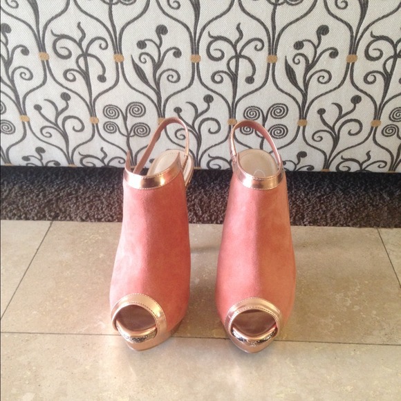 Suede peach heels - Picture 1 of 4
