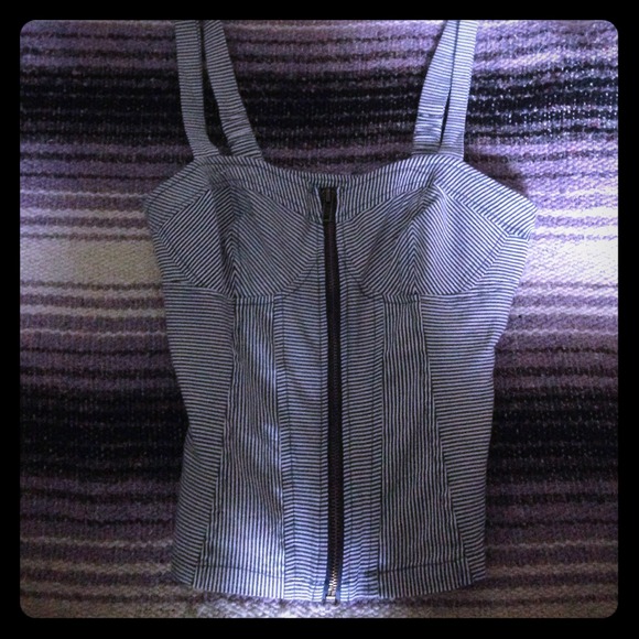 Kendall and Kylie brand - tank top w/ zipper