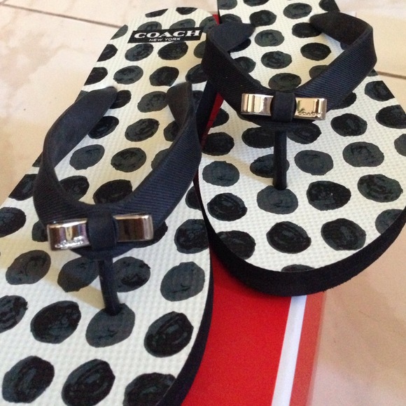 Coach rubber/dot print black//ivory w/ silver bow - Picture 2 of 4