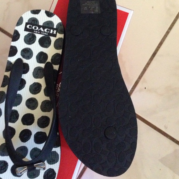 Coach rubber/dot print black//ivory w/ silver bow - Picture 4 of 4