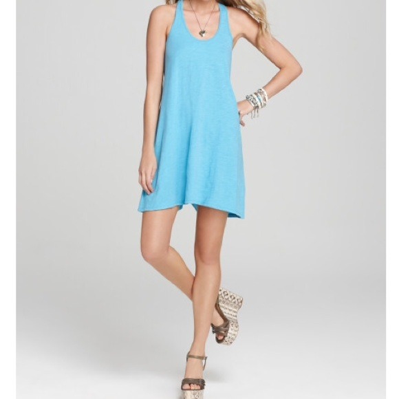 C&C California  Dresses & Skirts - {c&c california} cross back keyhole dress