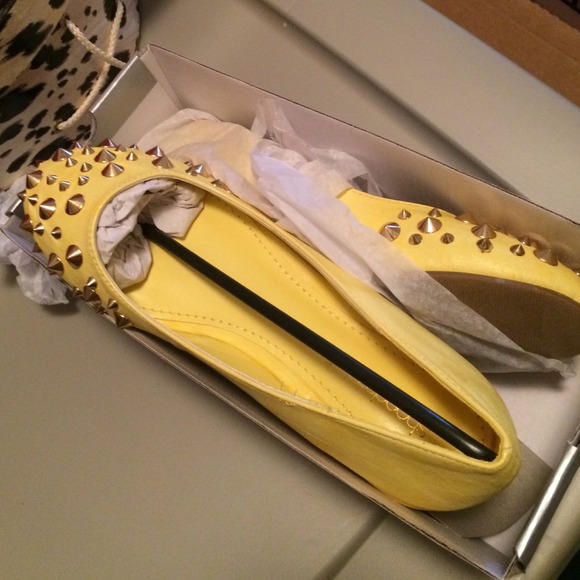 Shoe Dazzle Shoes - SALE 💙 Brand New Shoedazzle Studded Flat Shoes!