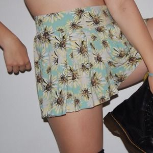 daisy high waisted shorts
