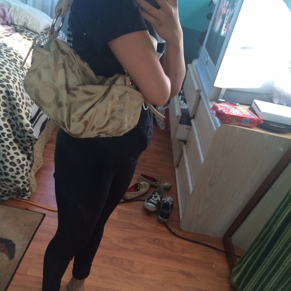 Coach Handbag - Picture 4 of 4