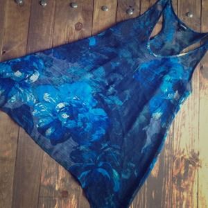 !!!!!!SOLD!!!!!Blue floral Express top