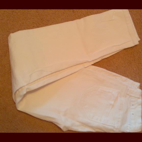 White skinny jeans