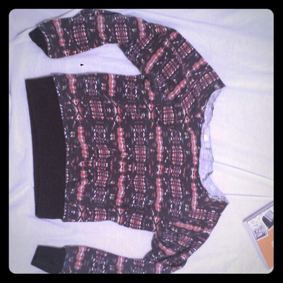 Tribal sweater - Picture 1 of 1